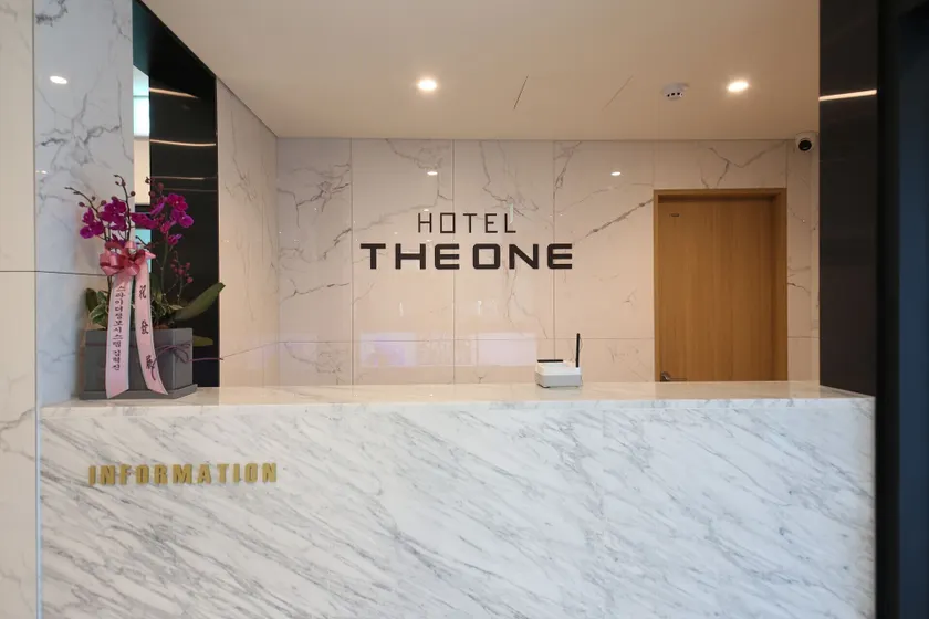 Hotel The One - Recepción