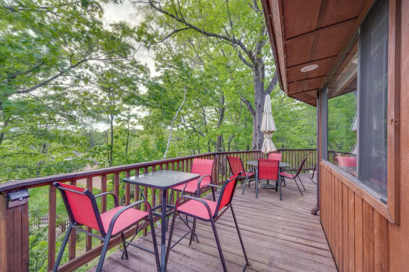 Dock & Beach Access: Scenic Lake Ossipee Cabin! - Interior
