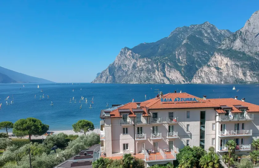 Hotel Baia Azzurra - Lake Front - Image 1