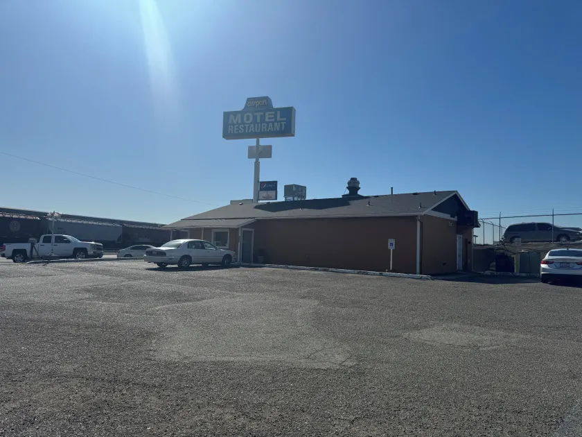 Airport Motel - Image 1