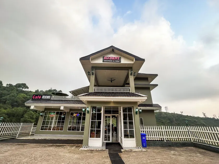 Hotel Alchemy Bistro & Inn - Image 1
