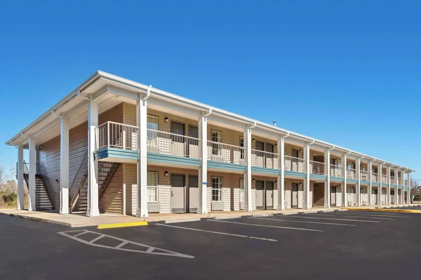 Quality Inn Eastman - Image 1