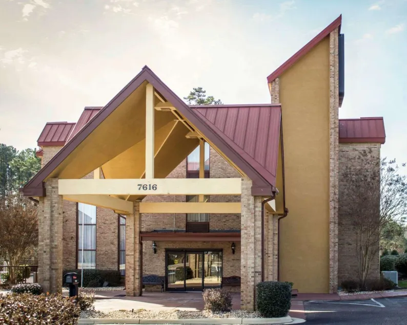 Comfort Inn & Suites Fuquay Varina - Image 1