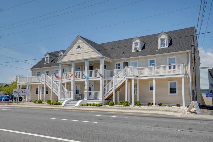 Ocean Lodge Hotel South - Image 1