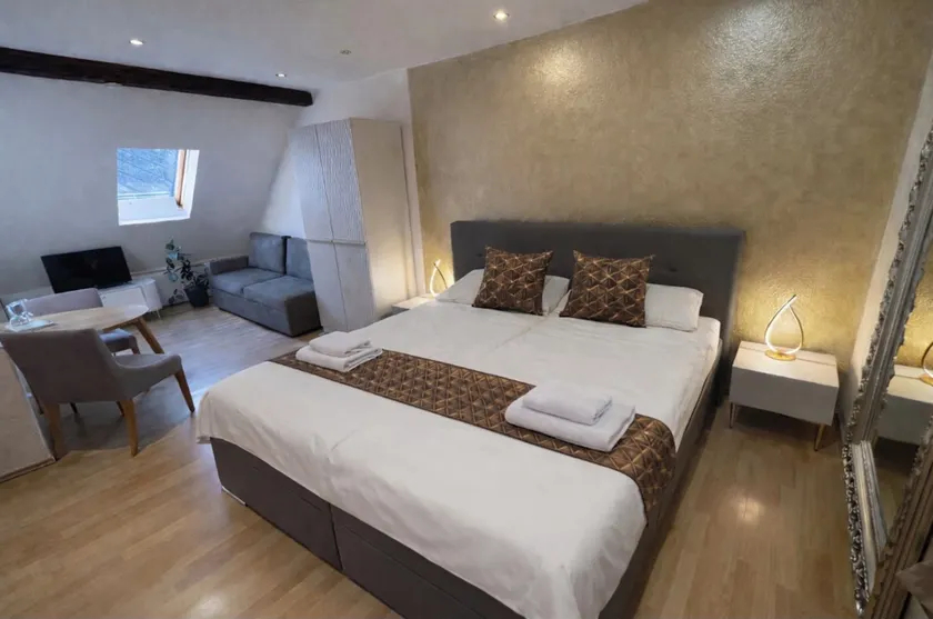 Atmosféra Rooms & Restaurant - Image 1