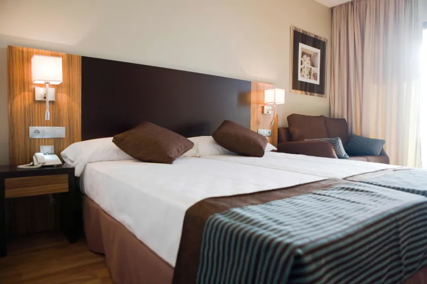 Hotel y Apartamentos Conilsol - Image 1
