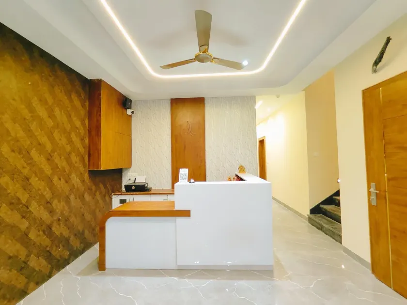 Hotel Babylon Elegance near krishna janam bhoomi - Rezeption
