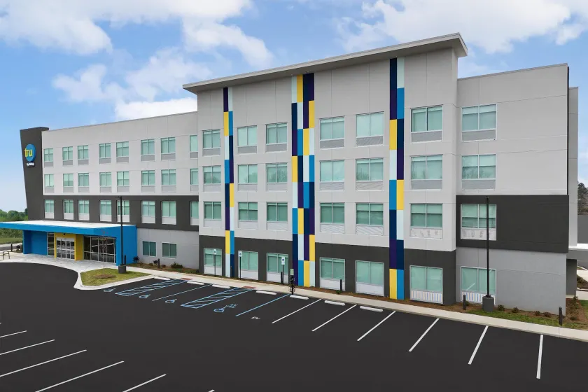 Tru By Hilton Huntsville Research Park Area - Image 1