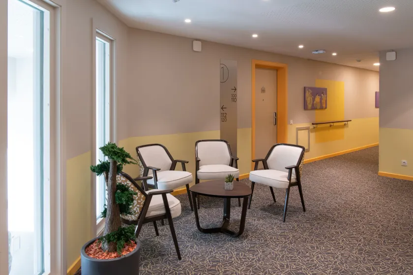 LE JARDIN D'EDO - Coin salon dans le hall