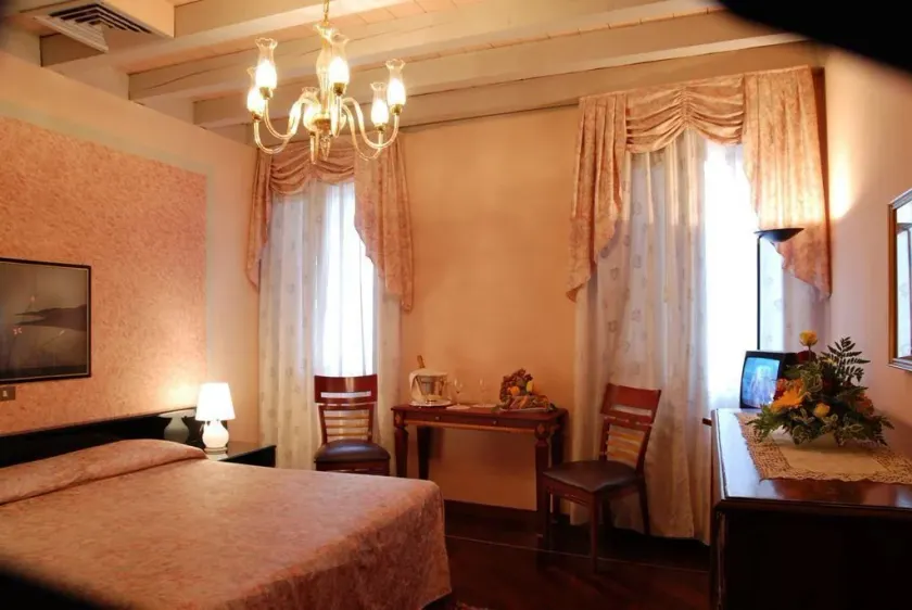Hotel Aldo Moro - Image 1