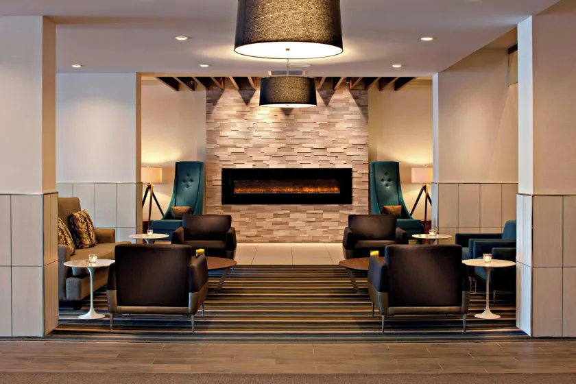 Delta Hotels by Marriott Winnipeg - Image 1