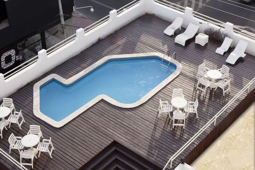 JB Hotel - Image 1