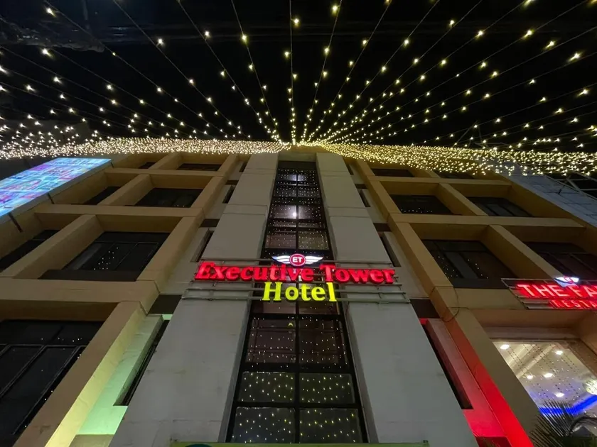 Hotel Executive Tower - Image 1