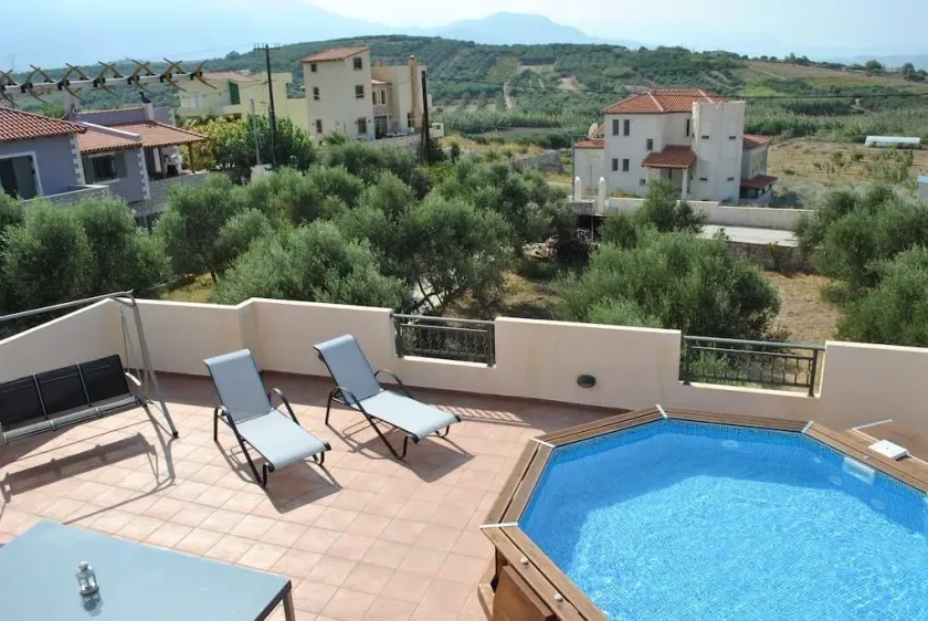Olive Tree Farm 200m from the beach - Image 1