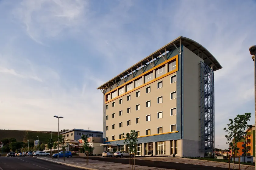 Blu Arena Hotel - Image 1
