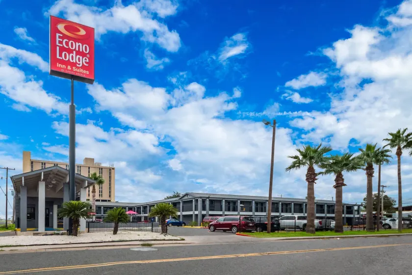 Econo Lodge Inn & Suites Laredo - Nuevo Laredo - Image 1