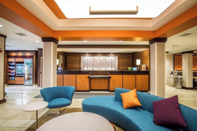 Fairfield Inn and Suites by Marriott Portsmouth Exeter - Image 1