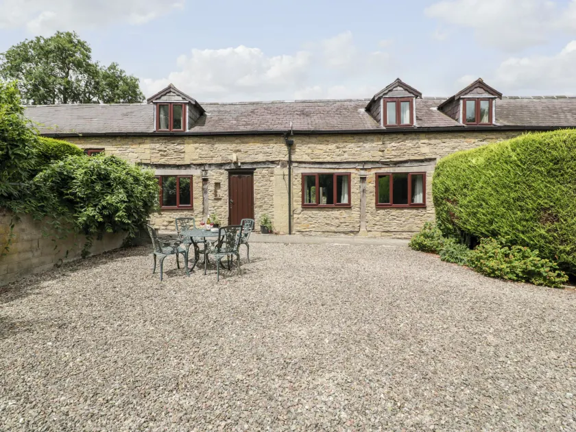Redstart Cottage - Image 1