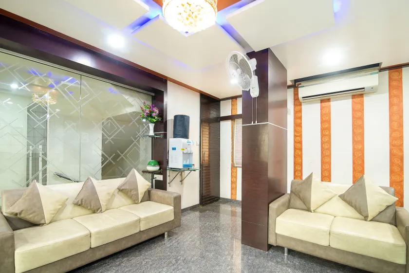Hotel Satkar - Image 1