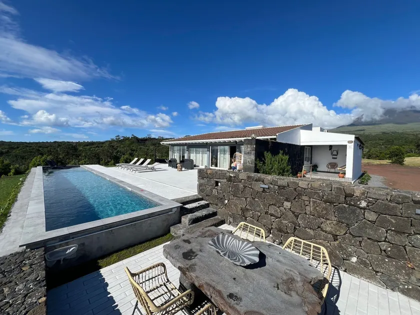 Pico Terrace - Image 1