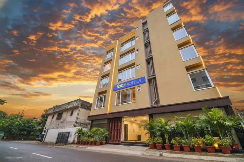 FabHotel Samotel - Nr Kolkata Airport - Image 1