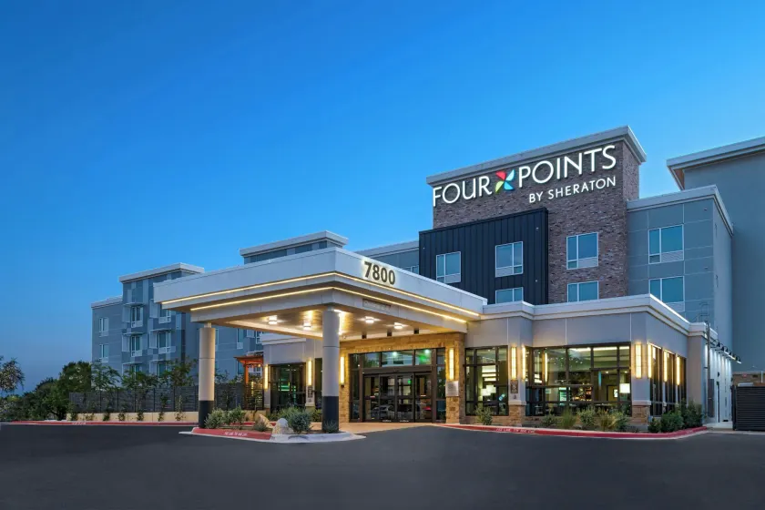 Four Points by Sheraton Austin Airport - Image 1