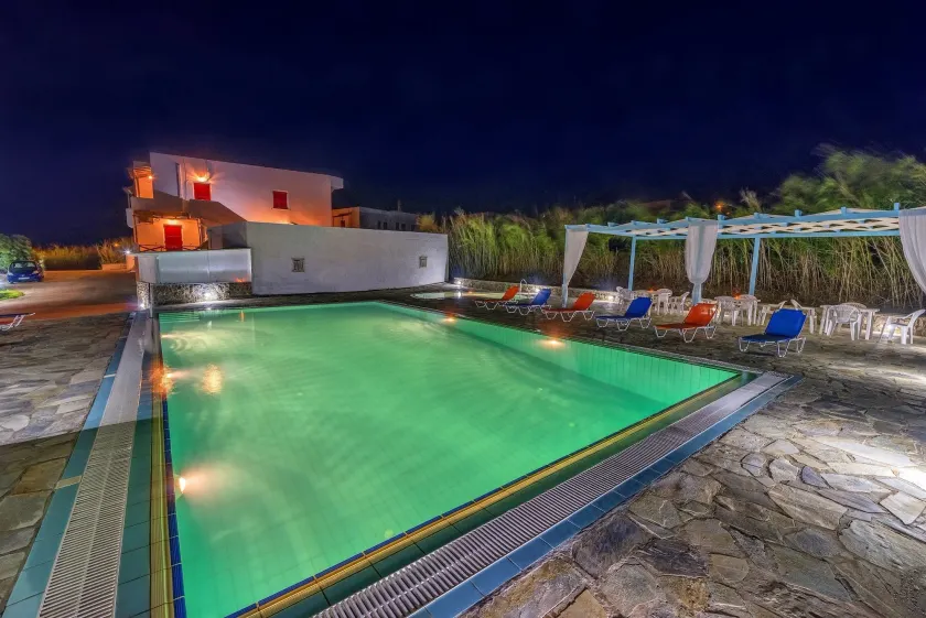 Hotel Smaragdi Apartments - Image 1