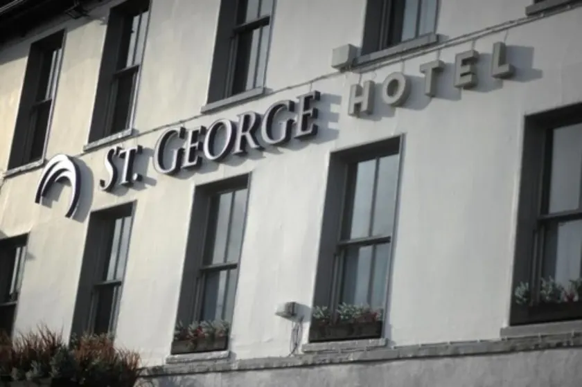 St George Hotel Rochester-Chatham - Image 1