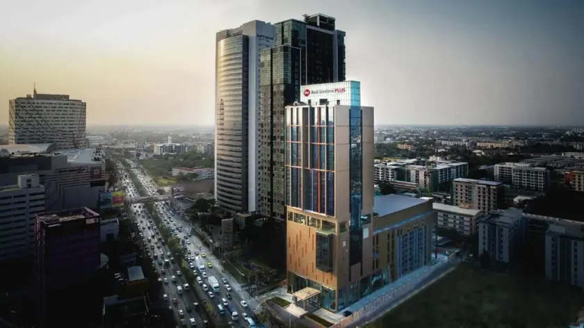 Best Western Plus Wanda Grand Hotel - Image 1