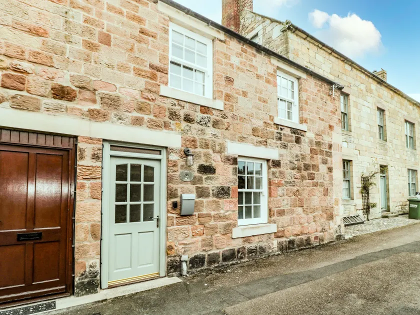 Curlew Cottage, 2 Fenkle Street - Image 1
