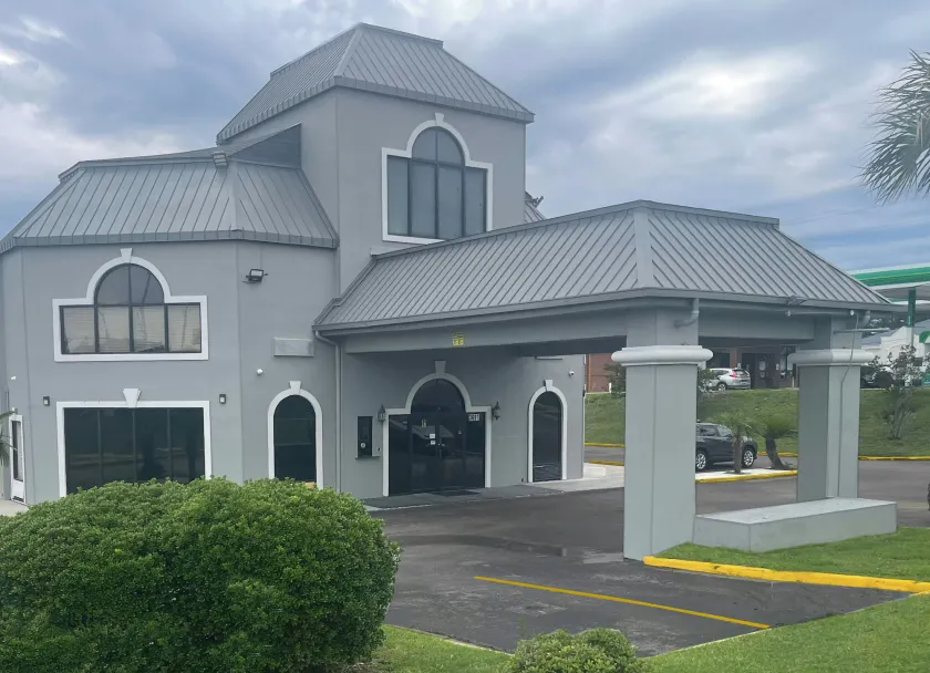 Red Roof Inn Orangeburg - Image 1
