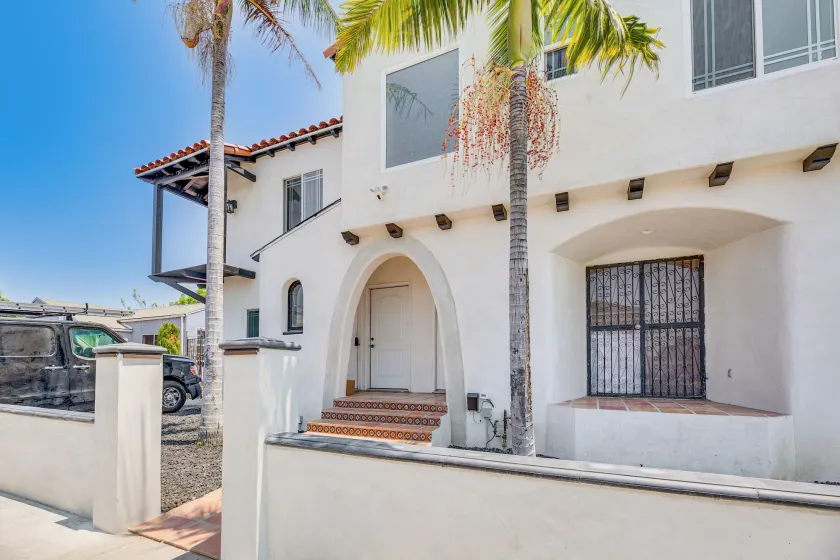 2 Mi to Citadel Outlets! East LA Retreat Near I-5 - Interior