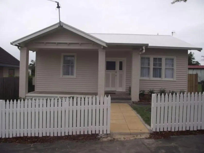 Avenue House - Image 1