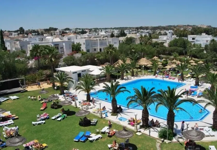 Golf Residence- Families and Couples Only - Image 1