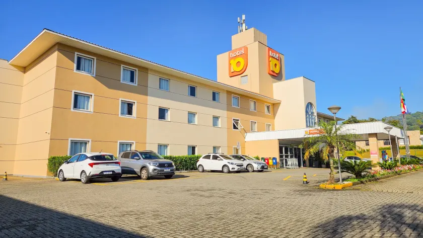 Hotel 10 Joinville - Image 1
