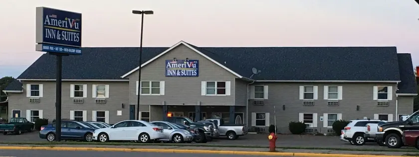 Amerivu Inn And Suites New Richmond - Image 1