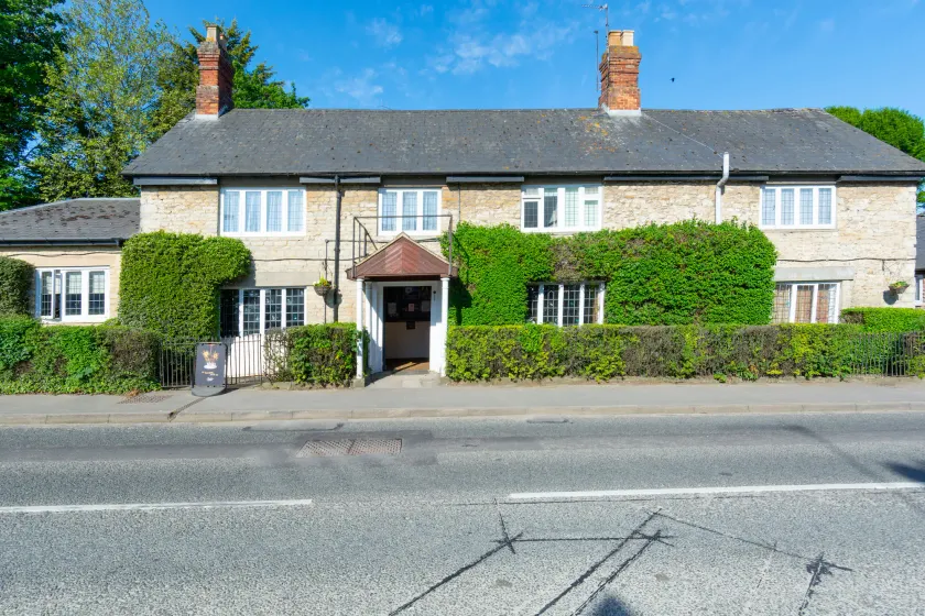 the Jersey Arms Hotel - Image 1