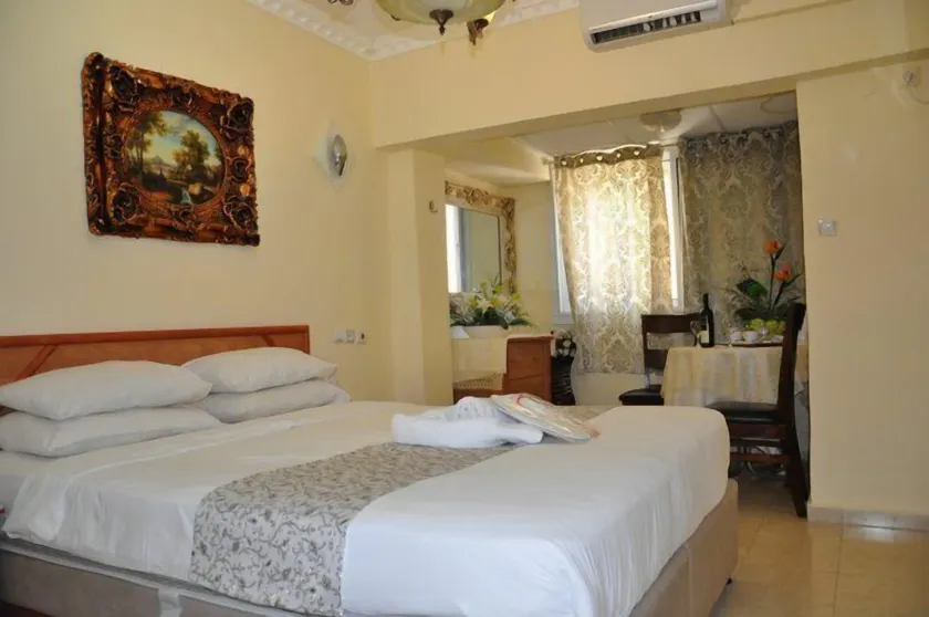 Hotel Suites Bat Yam - Image 1