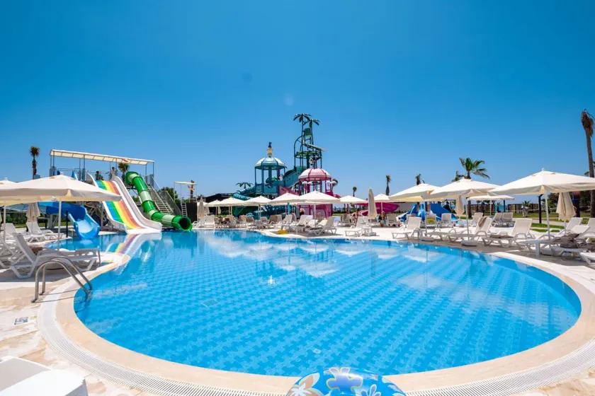 La Benata Beach Hotel - Image 1