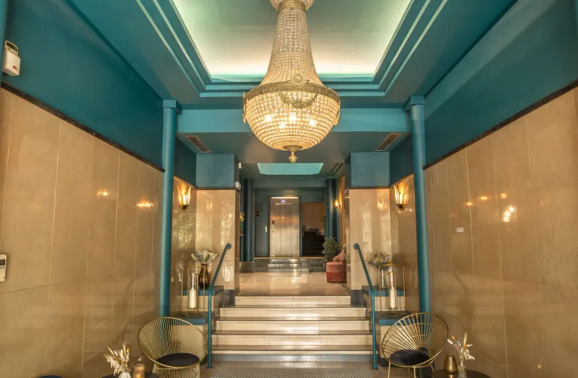 Hôtel Bristol, Avignon - Image 1