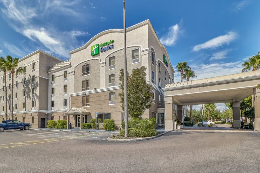 Holiday Inn Express Hotel & Suites Clearwater US 19 North by IHG - Image 1