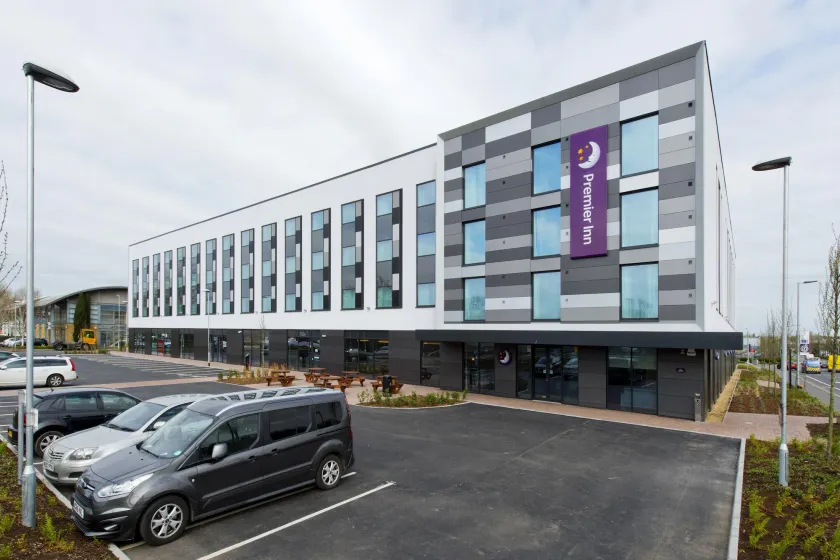 Premier Inn Slough West - Slough Trading Estate - Image 1