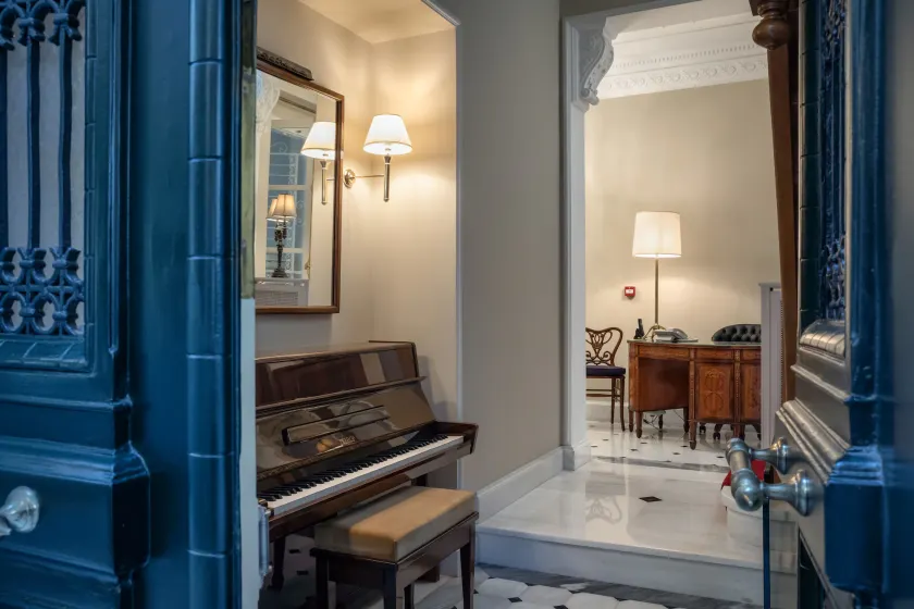 Noble Suites - Hall