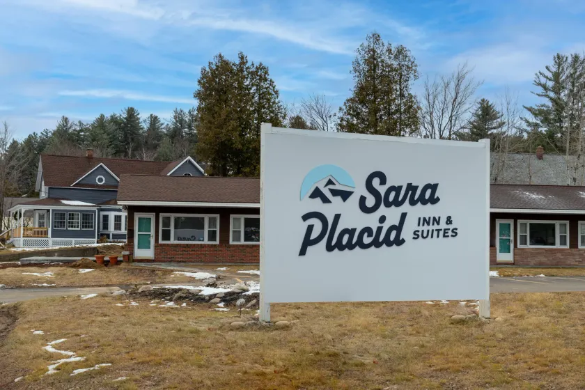 Sara Placid Inn & Suites - Image 1
