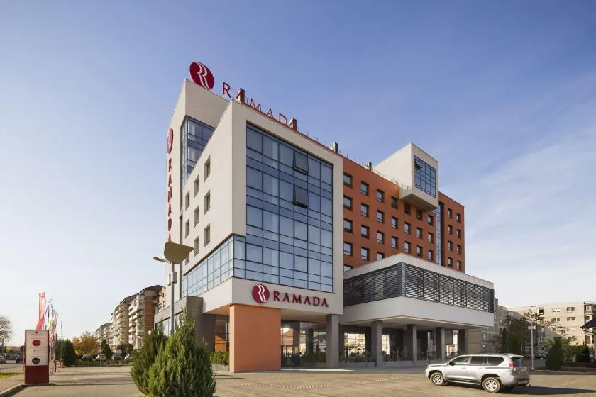 Ramada by Wyndham Oradea - Image 1