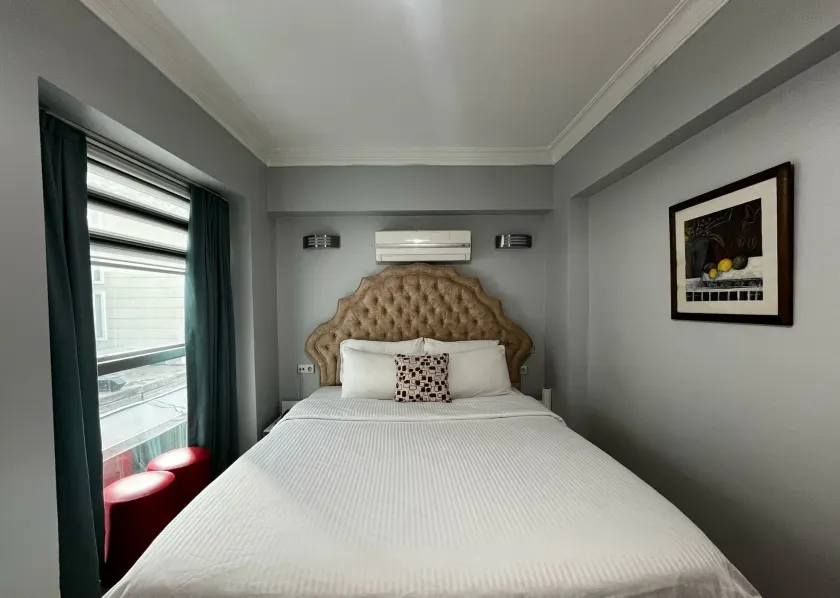 Invivo Hotel - Image 1