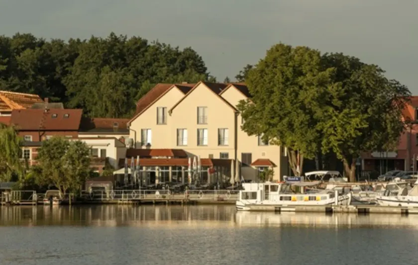 Hotel Müritzterrasse - Image 1