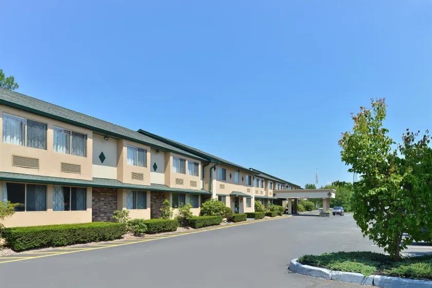 Americas Best Value Inn New Paltz - Image 1