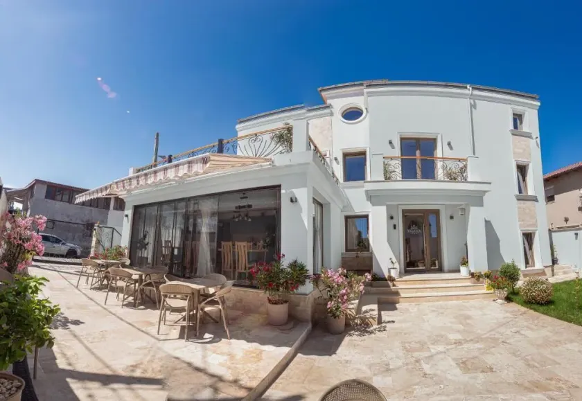 Thaya Rooms - Image 1