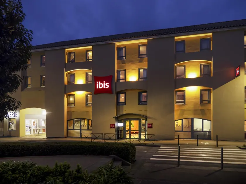 ibis Carcassonne Centre - La Cité - Image 1